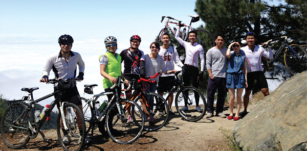 Chinese students bike the US