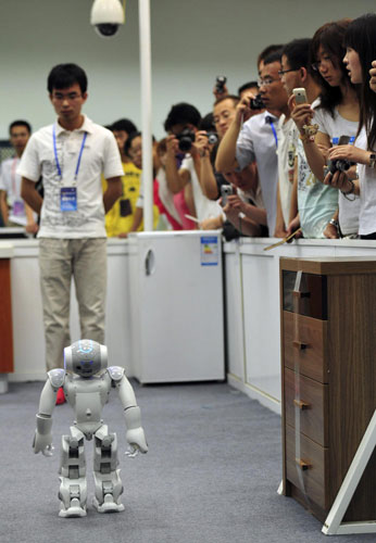 Service robots competition held in E China