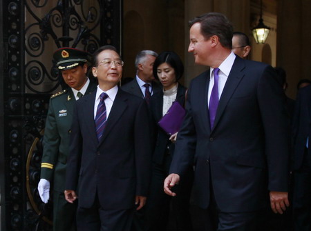 China signs $4.3b deals with UK