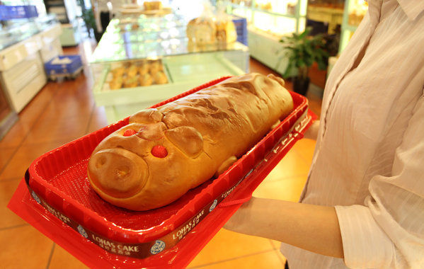 Piglet-shaped bread hot in Guangzhou