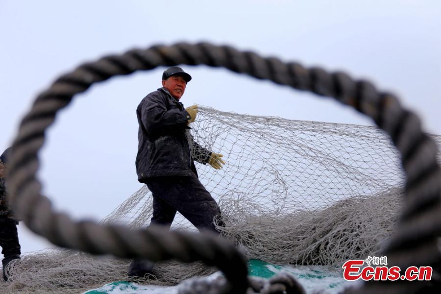 Xinjiang lake in bumper fishing season