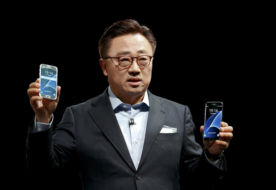 Samsung unveils new products at mobile conference in Spain