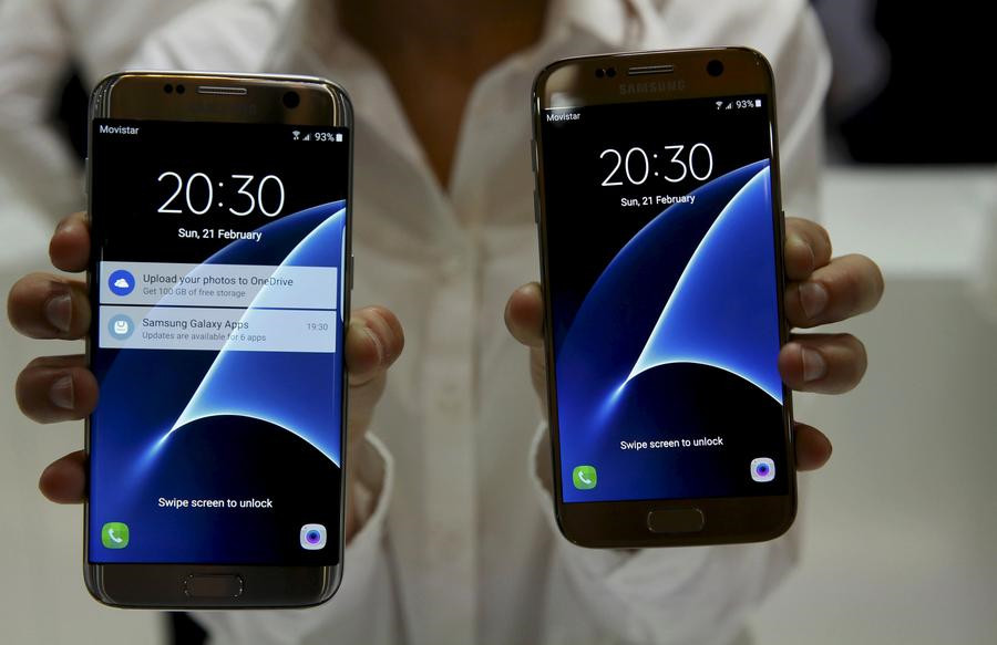 Samsung unveils new products at mobile conference in Spain
