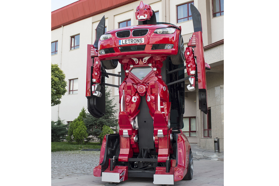 Real life 'Transformer' car turns into robot