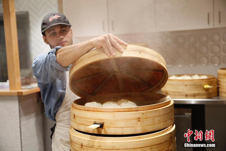 Chinese baozi shop gains popularity in Harvard Square
