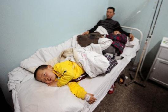 Over 200 sickened by food poisoning in N China