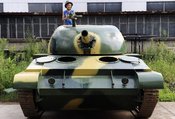 Tank mock-up displays in E China factory