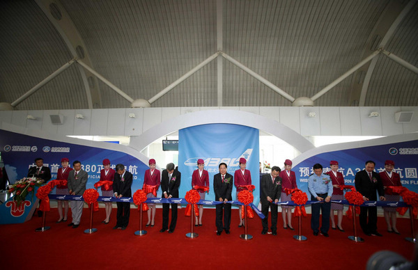 Yao Ming joins China's 1st A380 maiden voyage