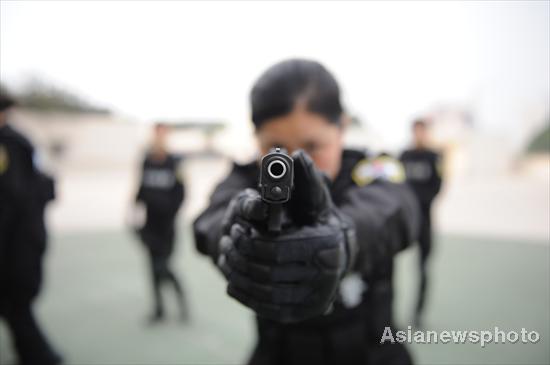 Special policewomen keeping Chengdu safe