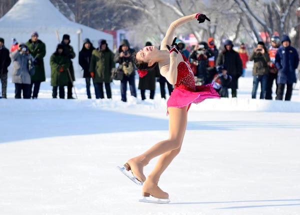 10,000 brave the cold for cross-country ski race