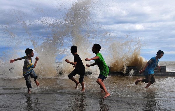 Tropical storm Bebinca brings strong rain to Guangxi