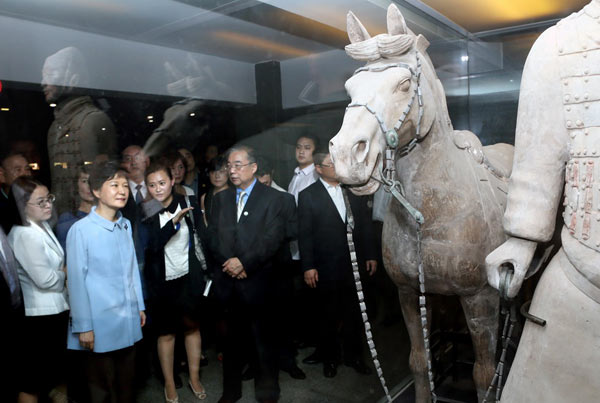 ROK president visits Terracotta Warriors