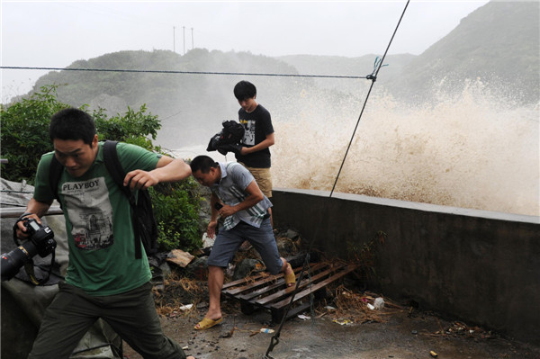 China maintains top-level alert for Typhoon Soulik