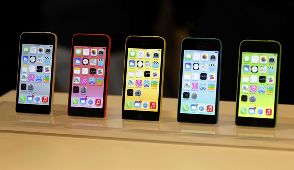 Early China iPhone launch squeezes smugglers