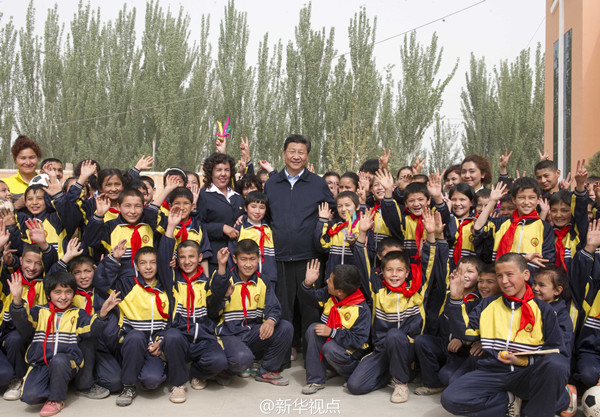 Xi visits border soldiers at Xinjiang base