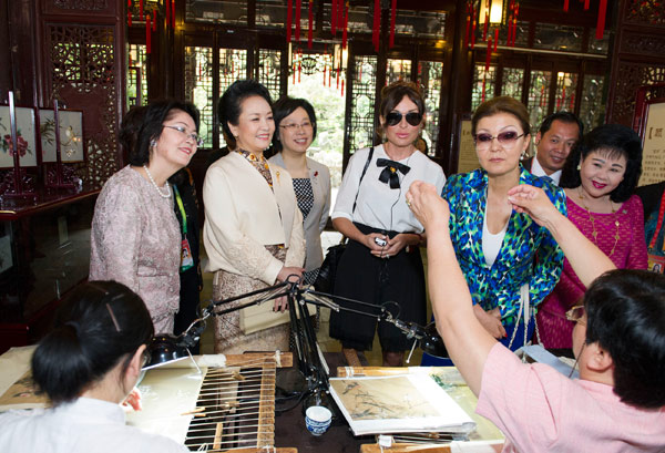 First ladies enjoy Chinese culture