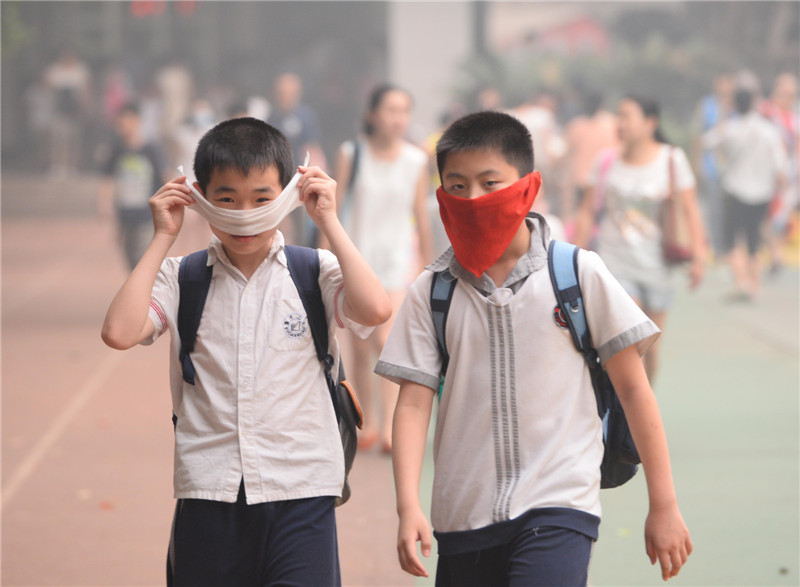 Wuhan area wrapped in smog