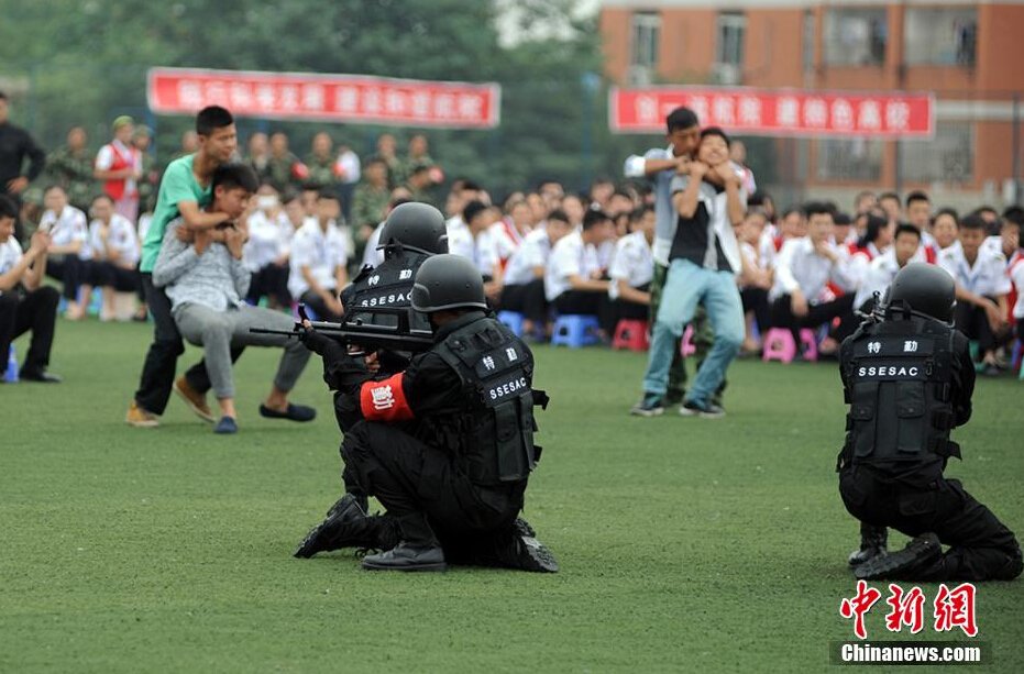 China's 1st campus anti-terror group established in Chengdu