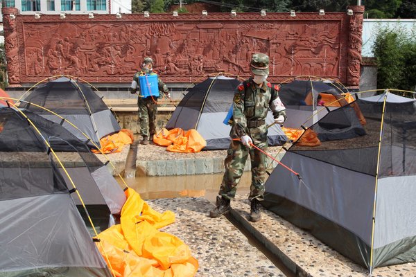 Soldiers prevent disease in disaster zone