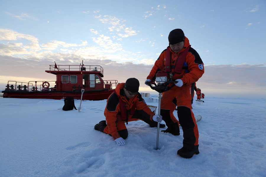 Arctic expedition team conducts scientific study