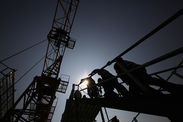 Construction workers undergo safety training