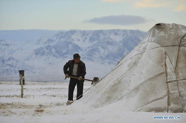 Cold front hits Xinjiang, NW China