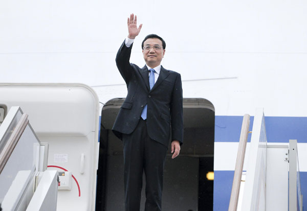 Premier Li arrives in Russia for official visit