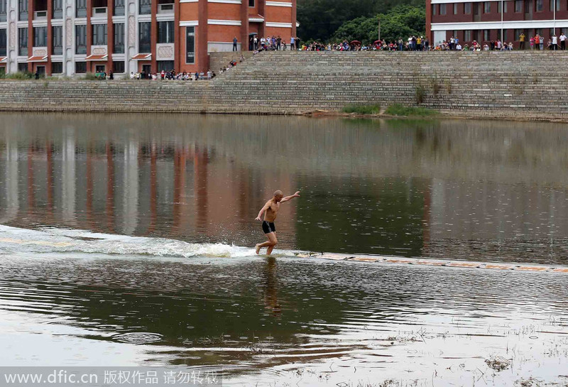Shaolin monk makes a splash with water walk