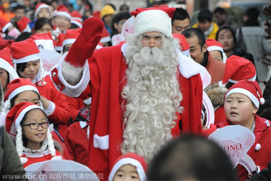 Christmas mood in the air across China