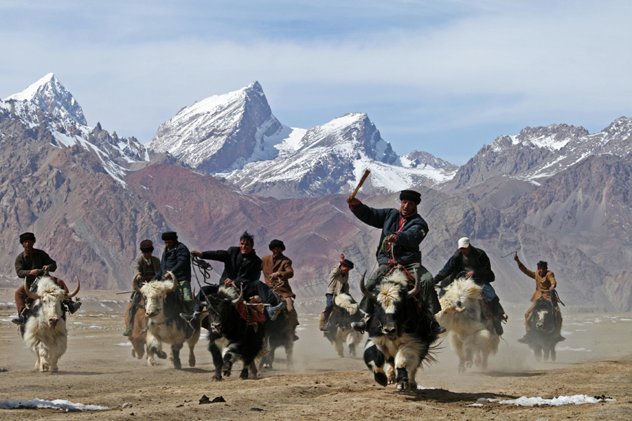 Ethnic Tajik life through the lens of a solider