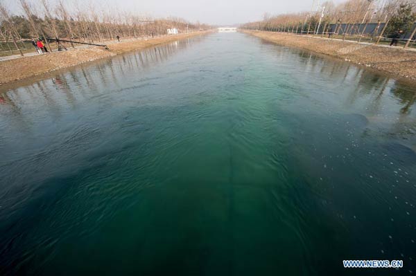 Thirsty Beijing receives water from the south