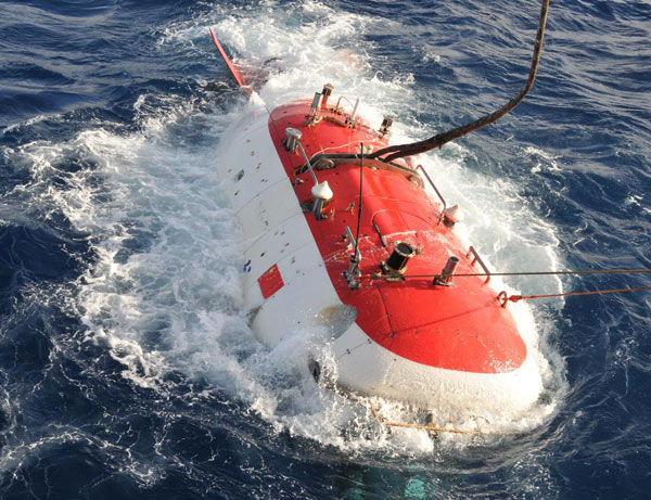 Woman pilot of deep-sea submersible shares her story