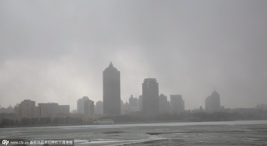 Unseasonal cold turns Harbin into a movie scene