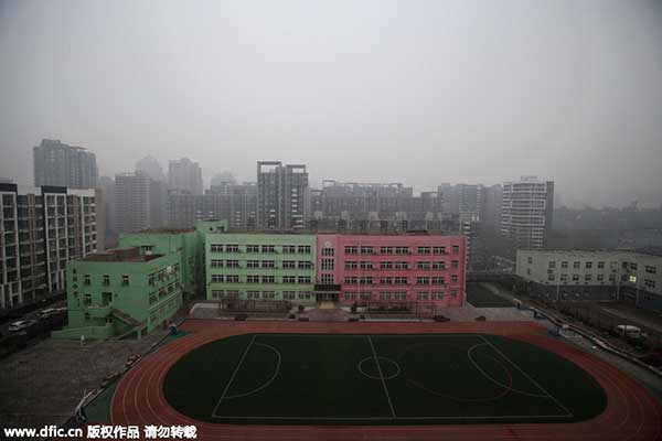 Life in smoggy Beijing amid red alert