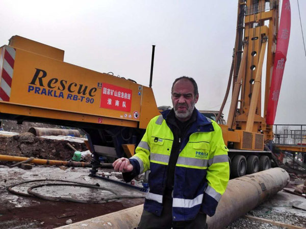 German technician gives helping hand in Chinese miners' rescue
