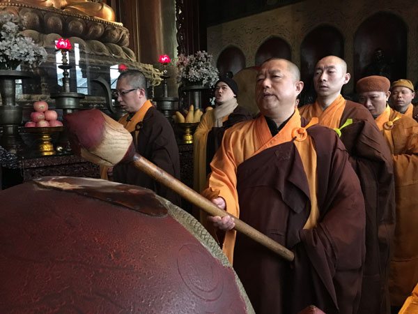 Monks in Beijing pray for the victims of Taiwan earthquake