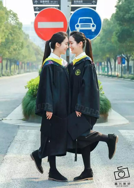 Twin sisters to study in London