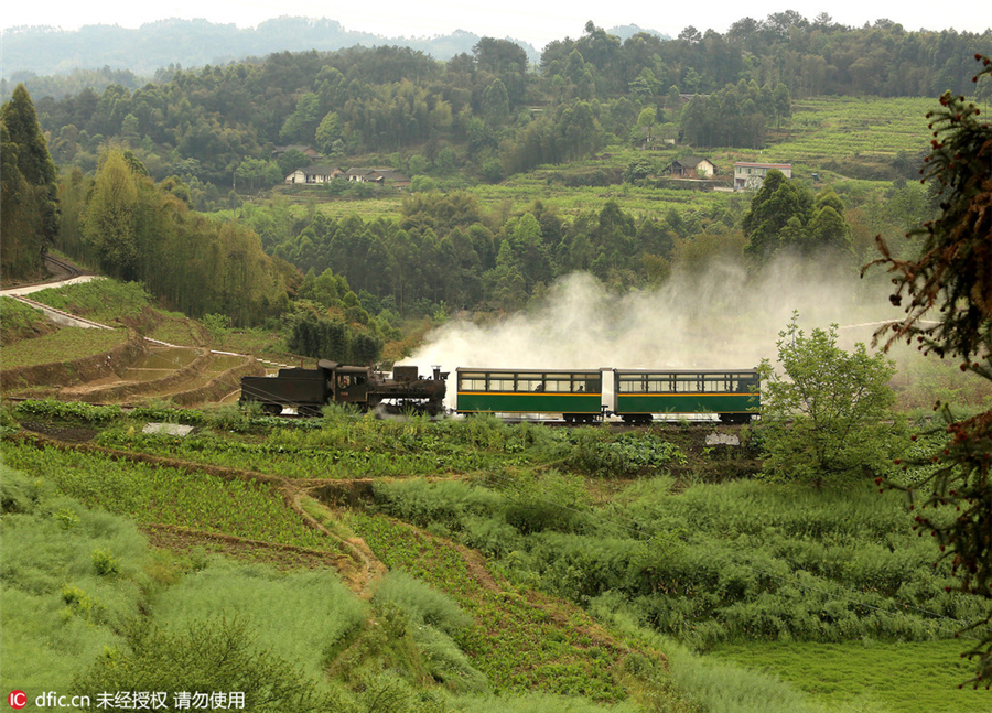 Time-tripping steam train in Southwest China