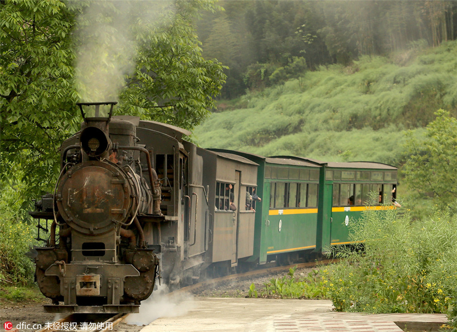 Time-tripping steam train in Southwest China