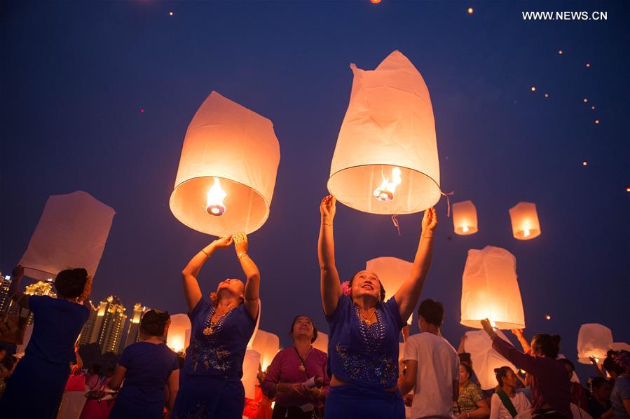 Sky lanterns released to celebrate new year of Dai ethnic group