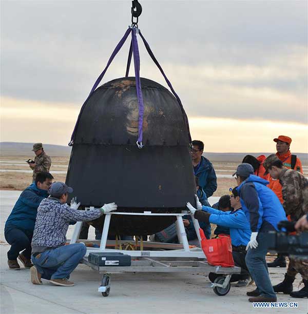 Capsule returns safely after 12-day odyssey