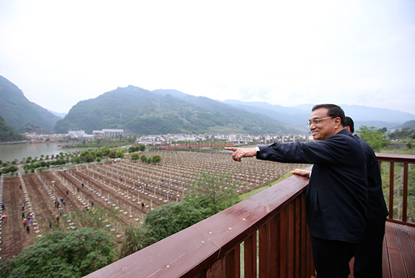 Premier Li pays tribute to Sichuan earthquake victims in Ya'an