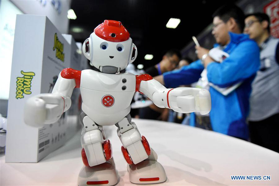 China Luoyang Int'l Robot and Intelligent Equipment Exhibition held