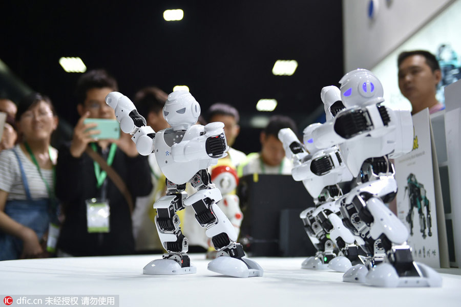China Luoyang Int'l Robot and Intelligent Equipment Exhibition held