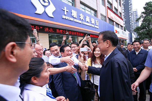 Premier Li: Ensure tax burdens are eased in all industries