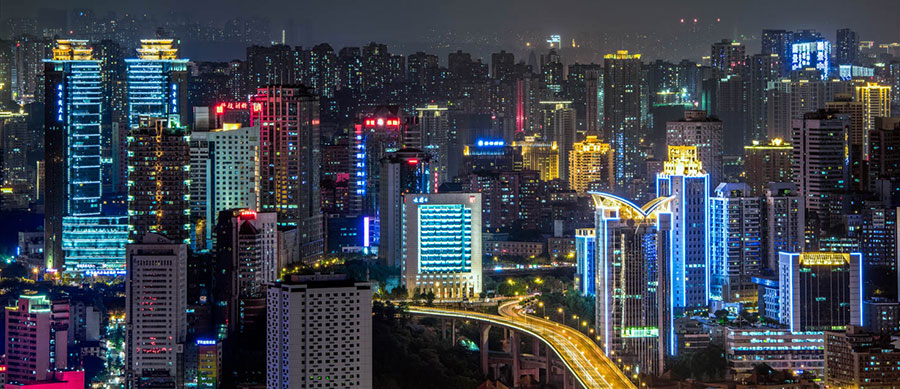 University student captures magical night view of Chongqing