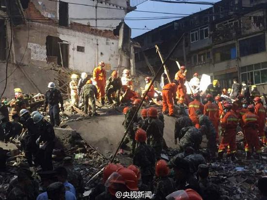 More than 20 buried under collapsed buildings in Wenzhou