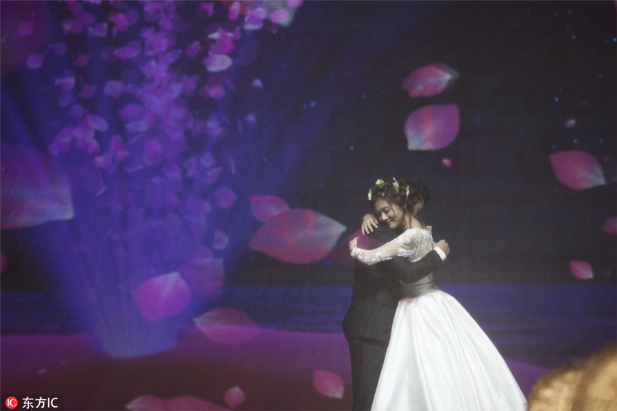 Looking for dream wedding? Try 4D hologram technology