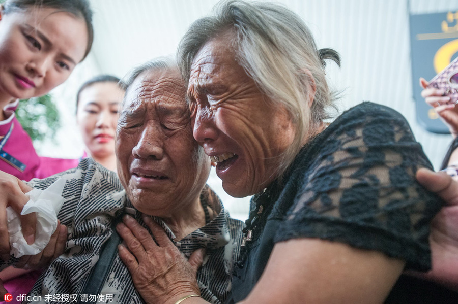 Tears and smiles: Ordinary lives of Chinese people in 2016