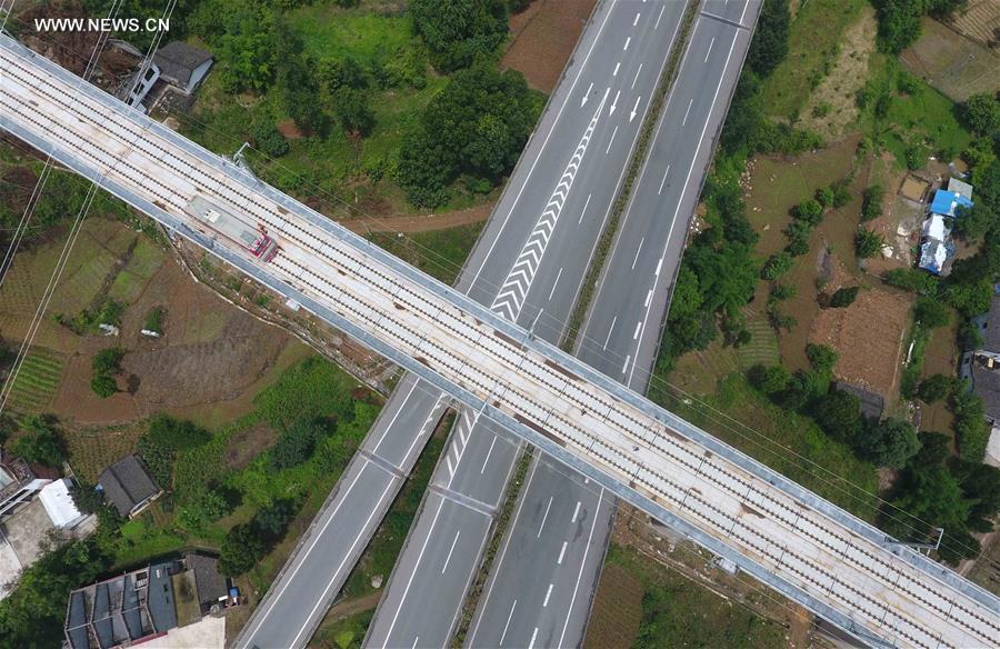 New high-speed railway links Xi'an and Chengdu